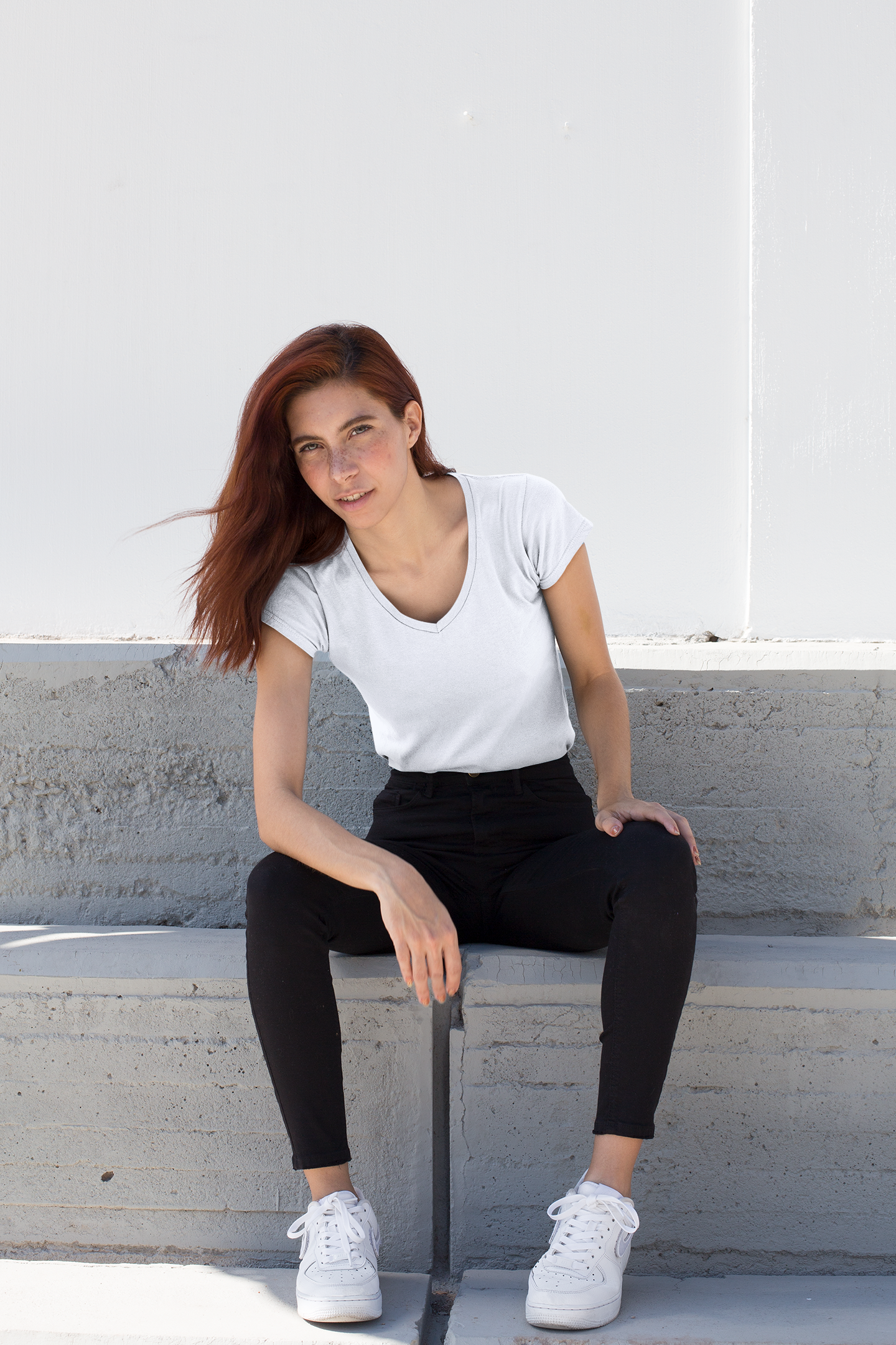 Buntes Festival Frauen T-Shirt- Global Vibes , Music Vibes, Pop-Art Look mit starker Farbexplosion